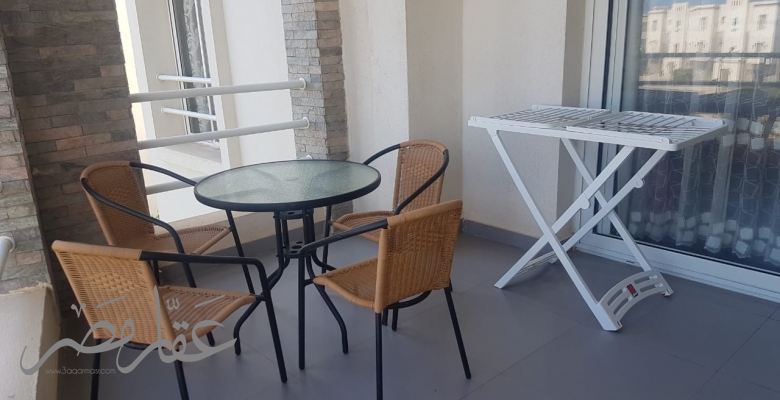 شاليه بجنينة وحمام سباحة بموقع متميز جدا بامواج سيدى عبد الرحمن