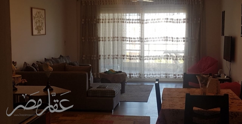 شاليه بجنينة وحمام سباحة بموقع متميز جدا بامواج سيدى عبد الرحمن