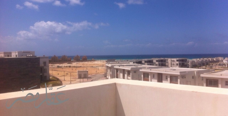 شاليه بفيو البحر وحمام السباحة بأمواج سيدى عبد الرحمن