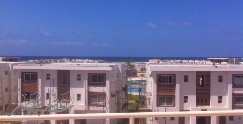 شاليه بفيو البحر وحمام السباحة بأمواج سيدى عبد الرحمن