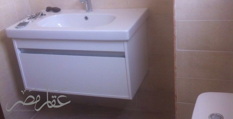 شاليه بفيو البحر وحمام السباحة بأمواج سيدى عبد الرحمن