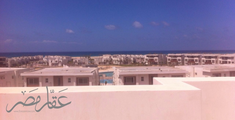 شاليه بفيو البحر وحمام السباحة بأمواج سيدى عبد الرحمن