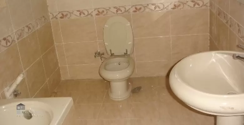 Unfurnished Apartment for rent 325.00 M2 in Cairo, Maadi