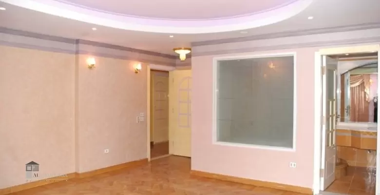 Unfurnished Apartment for rent 320.00 M2 in Cairo, Maadi