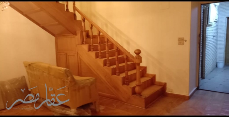دوبلكس بسلم داخلى للبيع بأرقى مناطق المعادى