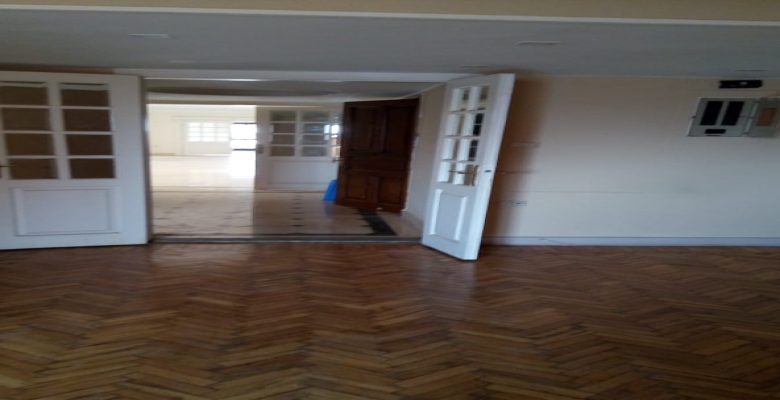 شقة للبيع بالمهندسين تطل علي شارع جامعة الدول 