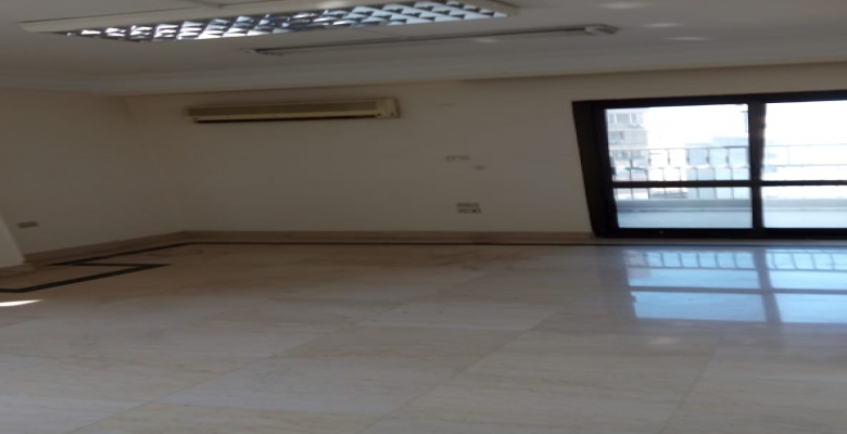 شقة للبيع بالمهندسين تطل علي شارع جامعة الدول 