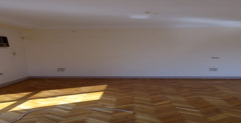 شقة للبيع بالمهندسين تطل علي شارع جامعة الدول 