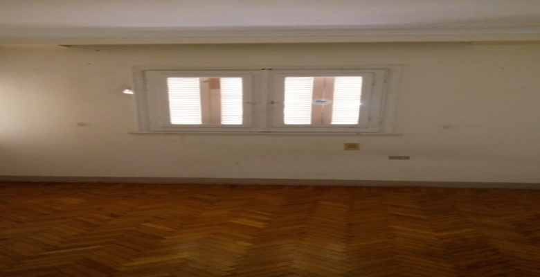 شقة للبيع بالمهندسين تطل علي شارع جامعة الدول 