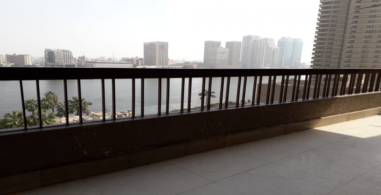 شقه للبيع تطل علي النيل -  بالزمالك - Apartment for sale overlooking the Nile - in Zamalek.