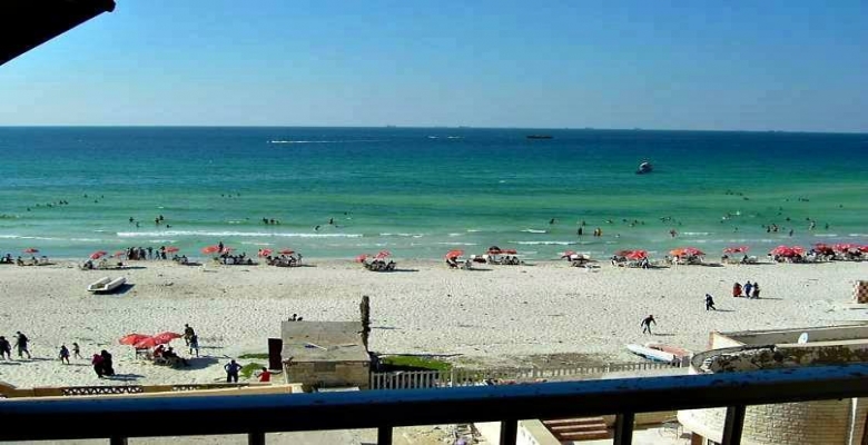 شقق مصيفية للبيع بشا طئ العجمى