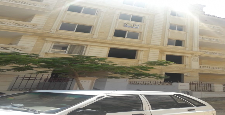 شقه بأفضل مناطق المقطم ( الدبلوماسيين )