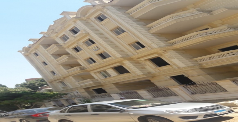 شقه بأفضل مناطق المقطم ( الدبلوماسيين )