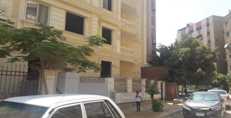 شقه بأفضل مناطق المقطم ( الدبلوماسيين )