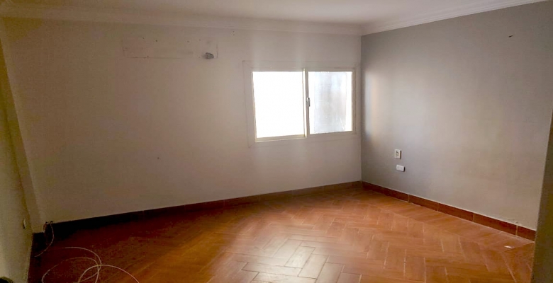 فرصة شقة بموقع متميز بامتداد الامل