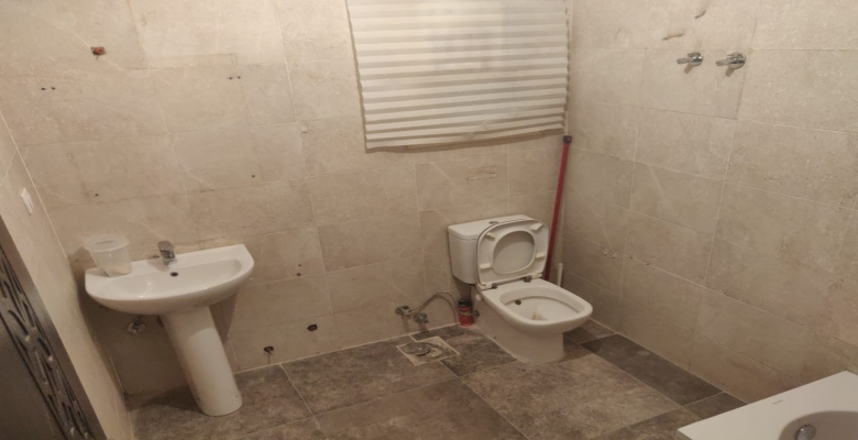 فرصة شقة بموقع متميز بامتداد الامل