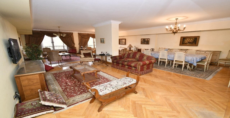 شقه بموقع متميز جدااا للبيع الزمالك