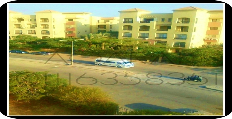 للبيع ١١٧ متر موقع مميز في كمبوند حي الاشجار أمام دريم لاند . نصف تشطيب