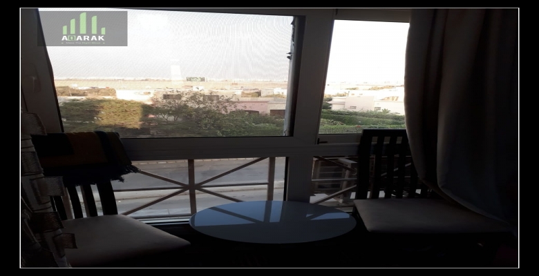 شقه بكمبوند حي الاشجار بالسادس من اكتوبر مساحه 117 م موقع مميز جدا بدون اسانسير