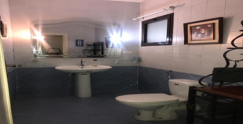 135 م _ 6 اكتوبر - حى الاشجــار دور ارضي بحديقه تشطيب سوبر لوكس