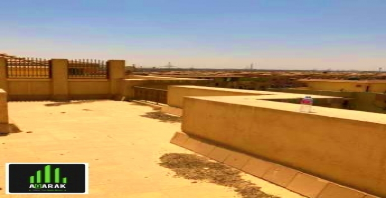 بحي الاشجار للبيع بينت هاوس ٢٠٢م٢ + روف ٧٥ م نصف تشطيب على المحارة بلدور الخامس والعمارة يوجد بها أسانسير وجراج أسفل العمارة به مكان ملك الوحدة مخصص لها بالإضافة الى أماكن باركينج حول المبنى الوحدة تتكون من مستويين المستوى الأول به ريسيبشن كبير يكفى ٣ قطع