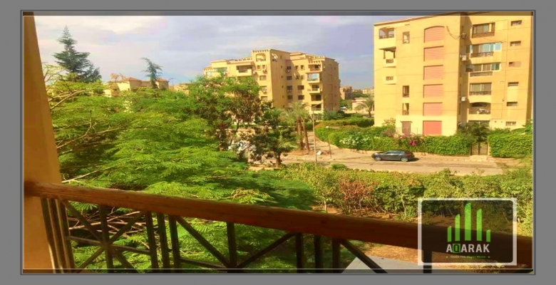 للبيع شقة مساحة ٢٣٤ متر حي الاشجار ، ٣ دقائق من مول مصر ، رسيبشن كبير ٤ قطع ، ٣ نوم ( منهم ١ سويت مع ليفنج ( او دريسنج ) و حمام ، ١ بحمام و تراس و الثالثة غرفة بمخزن كبير ) ، حجرة خادمة ، مخزن كبير ، مطبخ كبير بمنشر كبير مطل علي الباركنج، حمام ضيوف ، بالد