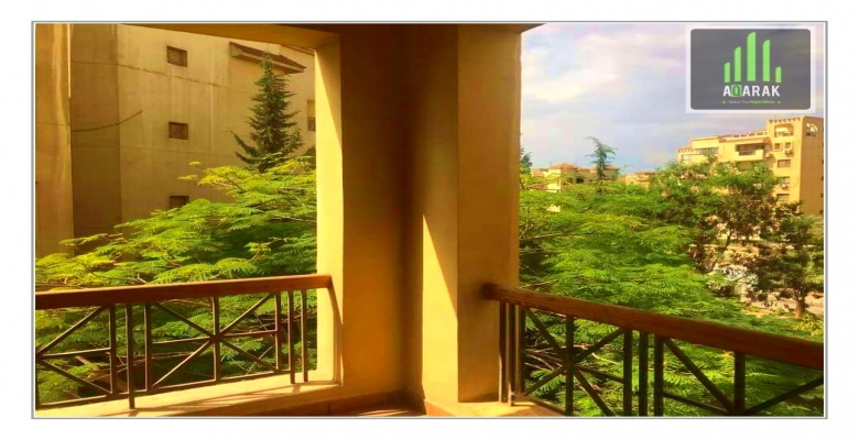 للبيع شقة مساحة ٢٣٤ متر حي الاشجار ، ٣ دقائق من مول مصر ، رسيبشن كبير ٤ قطع ، ٣ نوم ( منهم ١ سويت مع ليفنج ( او دريسنج ) و حمام ، ١ بحمام و تراس و الثالثة غرفة بمخزن كبير ) ، حجرة خادمة ، مخزن كبير ، مطبخ كبير بمنشر كبير مطل علي الباركنج، حمام ضيوف ، بالد