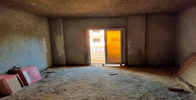 شقه للبيع بالتجمع كمباوند المستشارين