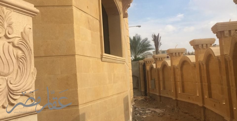 فيلا  وثلاثة طوابق للبيع بمدينة العبور تصلح سكنى او ادارى