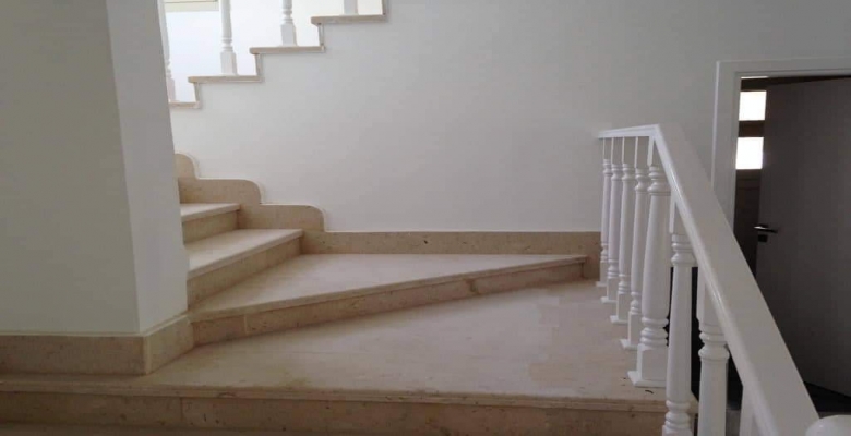 فيلا بفيو حديقة امامية وخلفية للبيع بمدينتى بسعر مغرى 