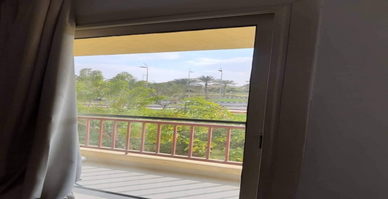 فيلا بفيو حديقة امامية وخلفية للبيع بمدينتى بسعر مغرى 