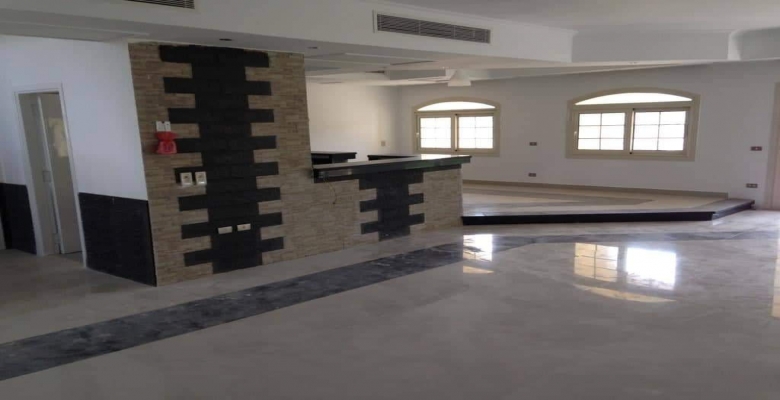 فيلا بفيو حديقة امامية وخلفية للبيع بمدينتى بسعر مغرى 