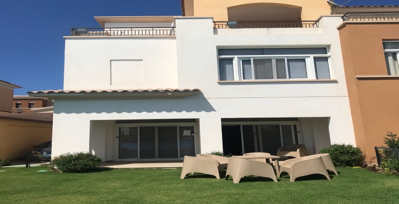 تاون هاوس للبيع بمراسى فيردى فيو حمام سباحة