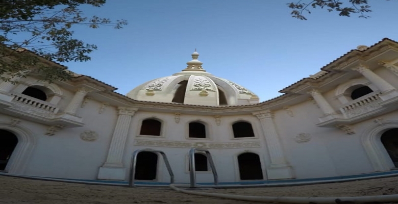  فيلا توينز على الطراز الكلاسيكي اليوناني ويتوسطهم حمام سباحة ( ويمكن فتحهم فيلا واحده كبيره )