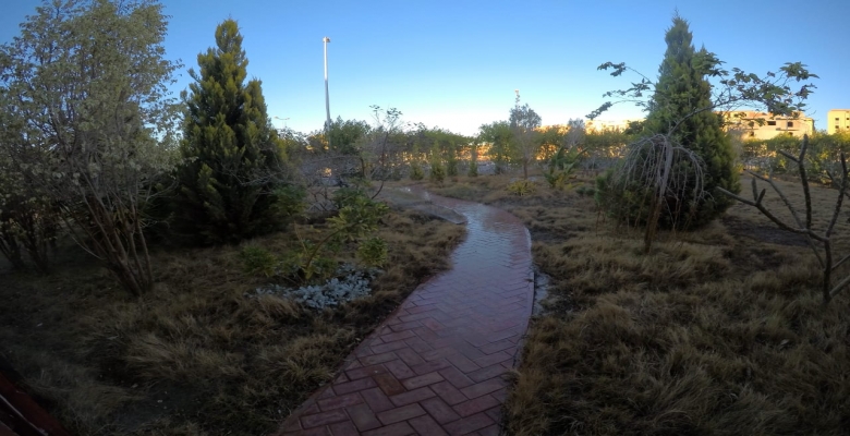  فيلا توينز على الطراز الكلاسيكي اليوناني ويتوسطهم حمام سباحة ( ويمكن فتحهم فيلا واحده كبيره )