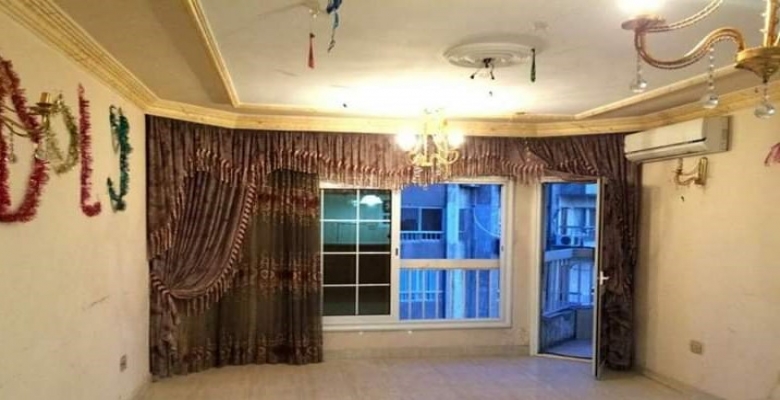 شقه تطل علي النيل مباشره 