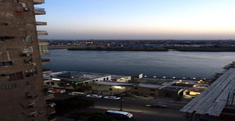 شقه تطل علي النيل مباشره 