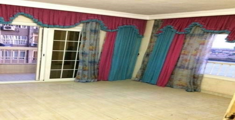 شقه تطل علي النيل مباشره 