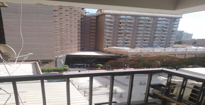 شقة للبيع بميدان المساحه