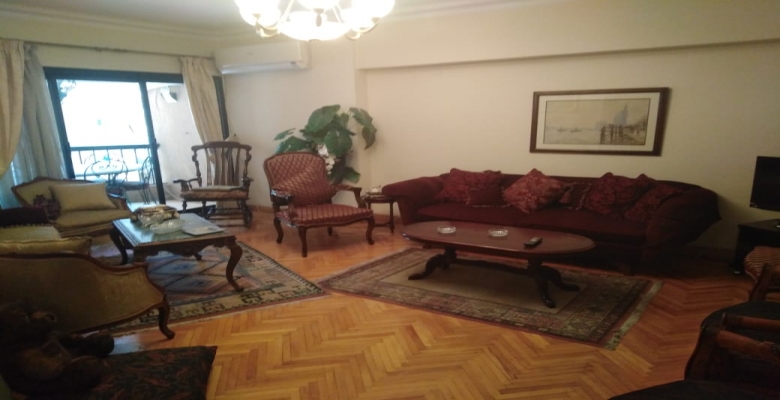 شقة للبيع بميدان المساحه