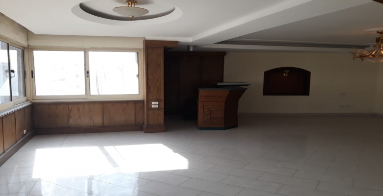 شقة 370 متر للبيع بافضل شوارع الزمالك