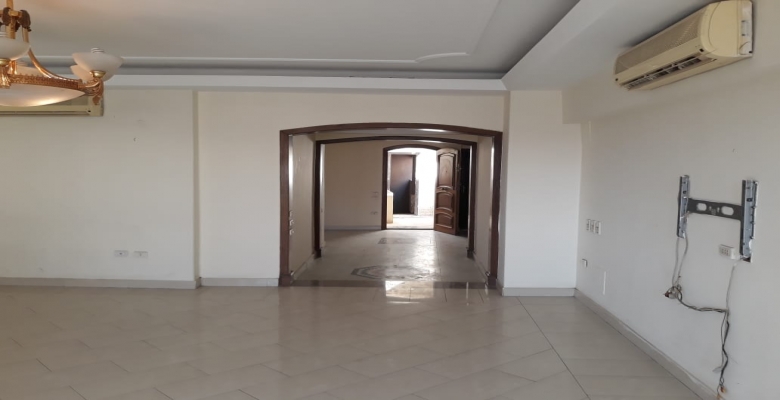 شقة 370 متر للبيع بافضل شوارع الزمالك