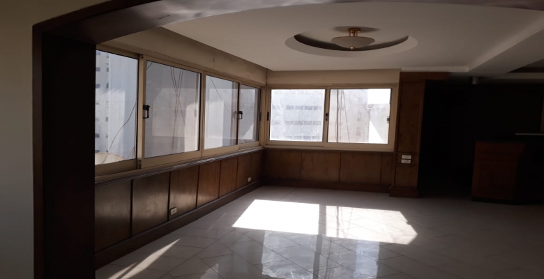 شقة 370 متر للبيع بافضل شوارع الزمالك