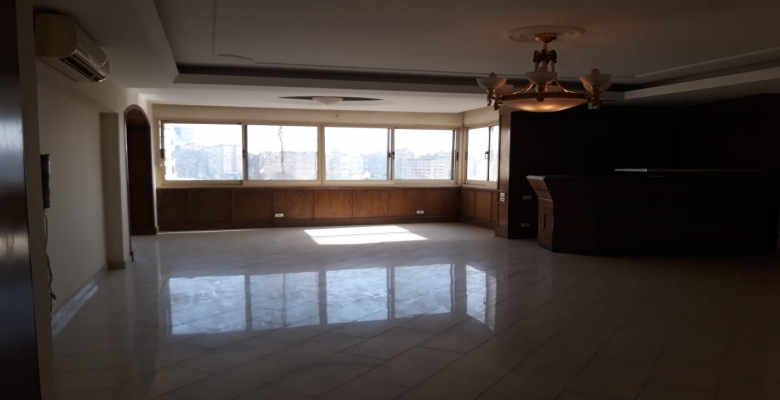 شقة 370 متر للبيع بافضل شوارع الزمالك