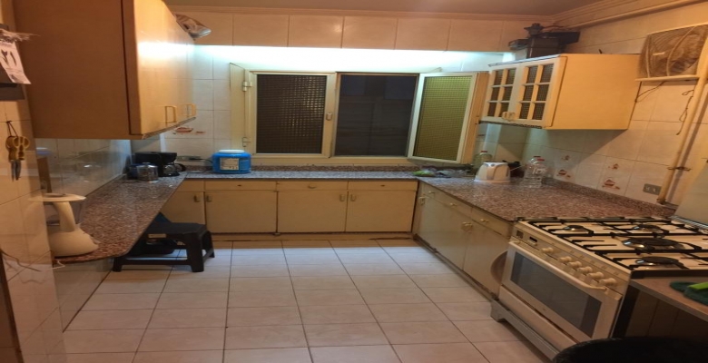 شقة للايجار المفروش بشارع مصدق تشطيب سوبر لوكس