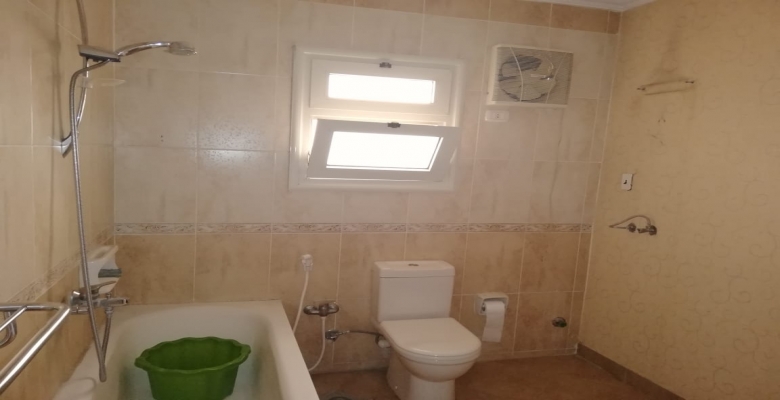 شقه للايجار في اكتوربر قريبه من مول العرب