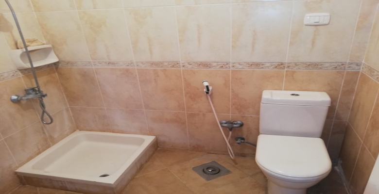 شقه للايجار في اكتوربر قريبه من مول العرب