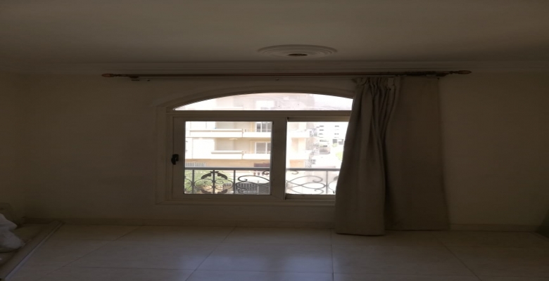 شقه للايجار في اكتوربر قريبه من مول العرب