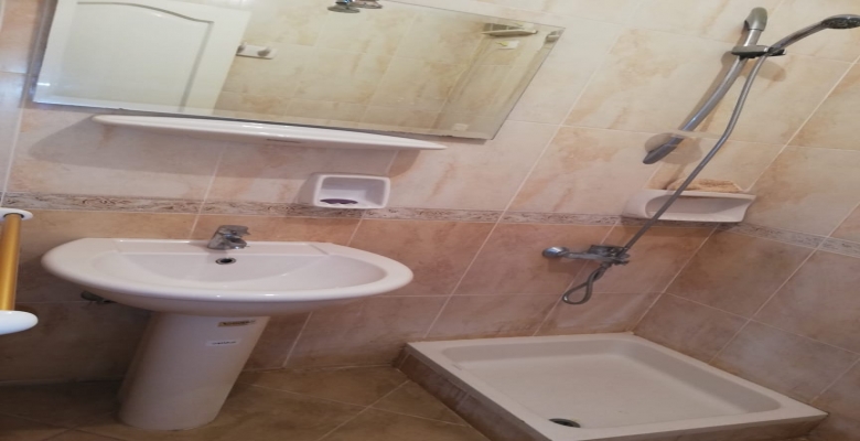 شقه للايجار في اكتوربر قريبه من مول العرب