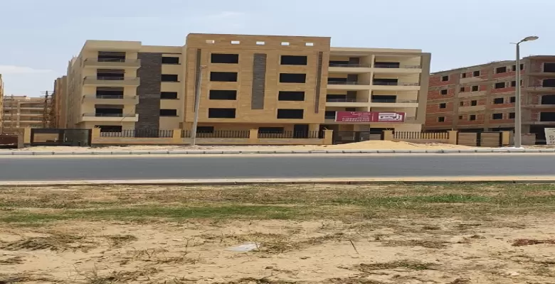 شقة 185 م بالتجمع الخامس _ اللوتس على ال90 الشمالى